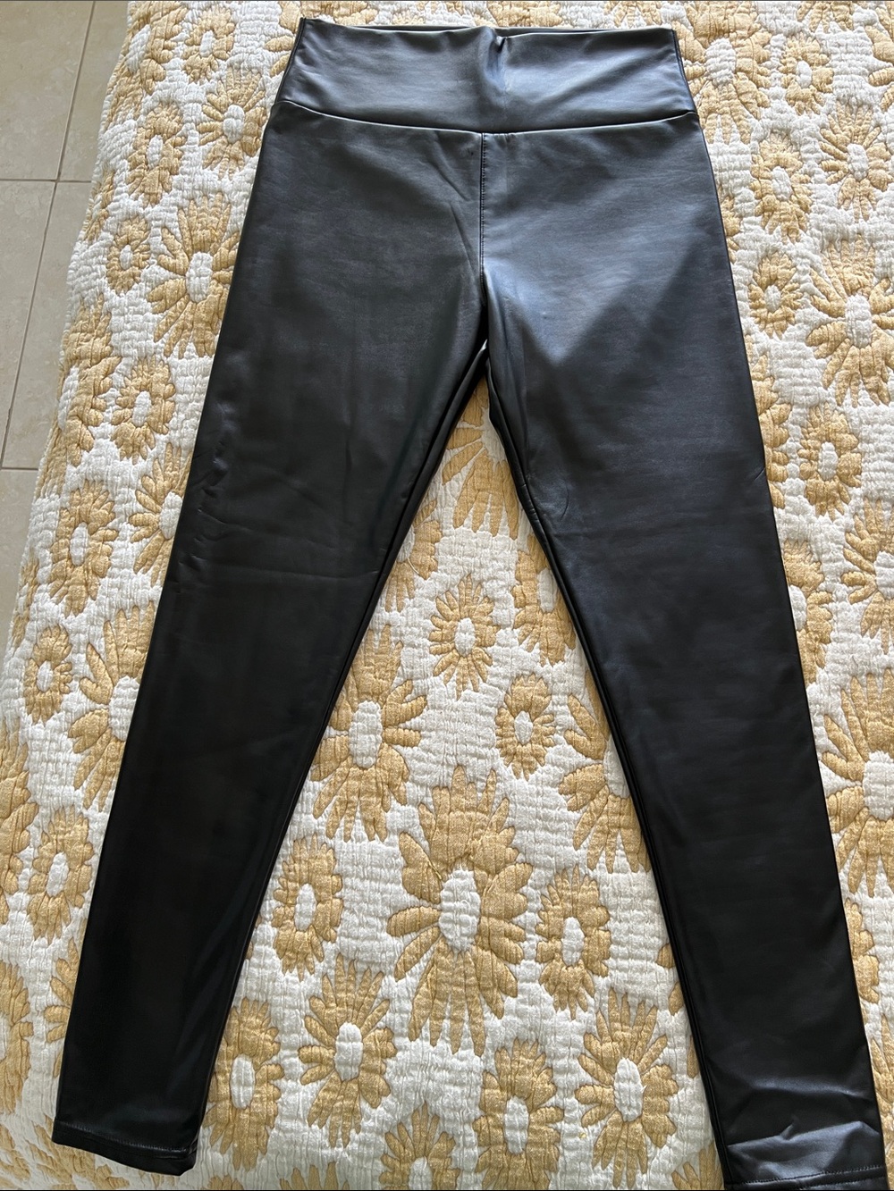 Faux Leather High-Waist Leggings - Black